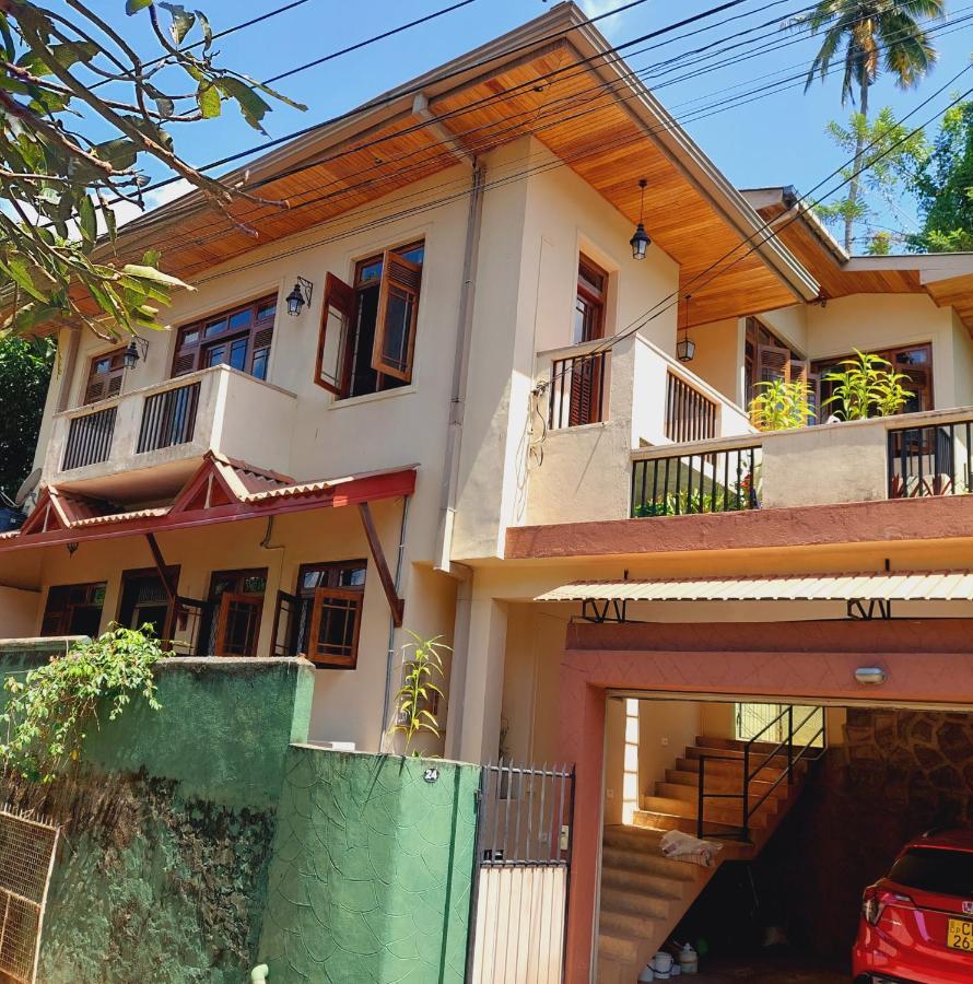 Golden Villa Kandy - "Free Pickup From Kandy " Екстериор снимка