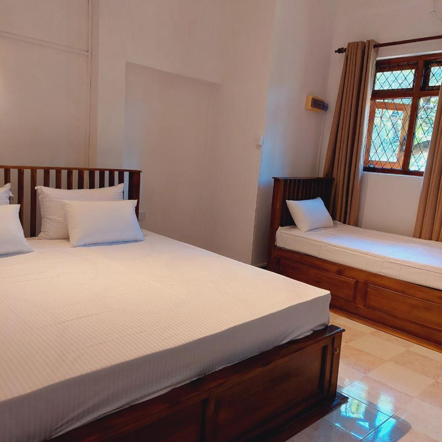 Golden Villa Kandy - "Free Pickup From Kandy " Екстериор снимка