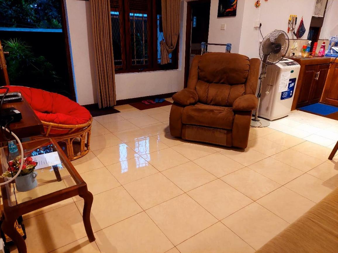 Golden Villa Kandy - "Free Pickup From Kandy " Екстериор снимка